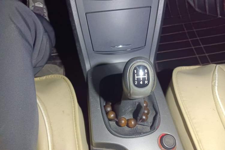 Used Roewe 350 2013 350C 1.5L Manual Swift Edition Gear Lever
