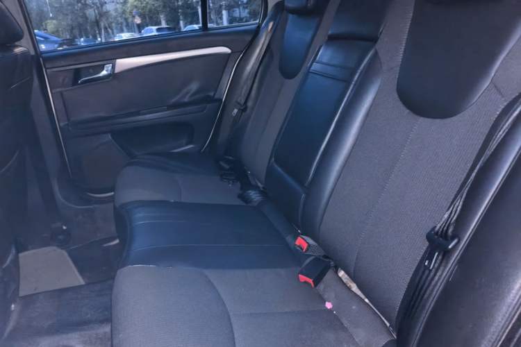 Used Roewe 350 2013 350C 1.5L Automatic Xunyue Edition Left Rear Seat
