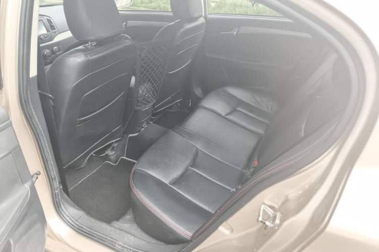 Used Roewe 350 2013 350S 1.5L Manual Xunchi Edition Left Rear Seat