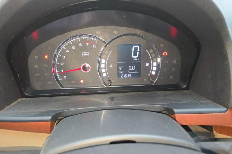 Used Roewe 350 2013 350C 1.5L Manual Swift Edition Odometer Close Up