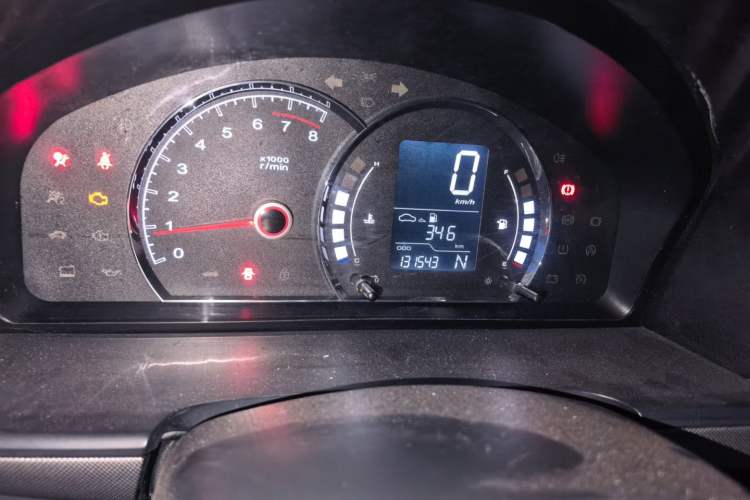 Used Roewe 350 2013 350C 1.5L Automatic Xunyue Edition Odometer Close Up
