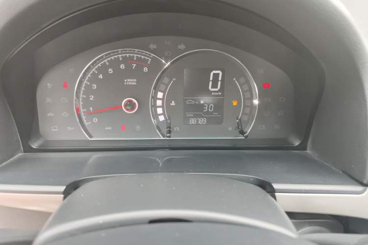 Used Roewe 350 2013 350S 1.5L Manual Xunchi Edition Odometer Close Up