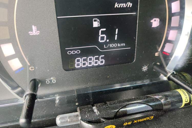 Used Roewe 350 2013 350S 1.5L Manual Xunchi Edition Odometer Close Up