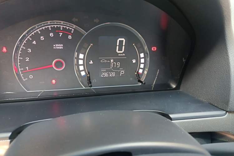 Used Roewe 350 2013 350C 1.5L Automatic Xunyue Edition Odometer Close Up