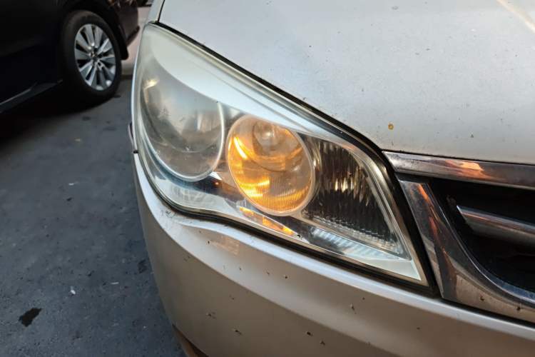 Used Roewe 350 2013 350C 1.5L Automatic Xunyue Edition Right Front Headlight