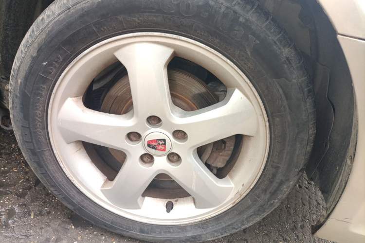 Used Roewe 350 2013 350S 1.5L Manual Xunchi Edition Right Front Wheel Hub