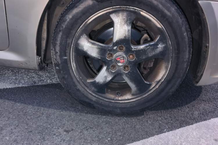 Used Roewe 350 2013 350C 1.5L Automatic Xunyue Edition Right Front Wheel Hub