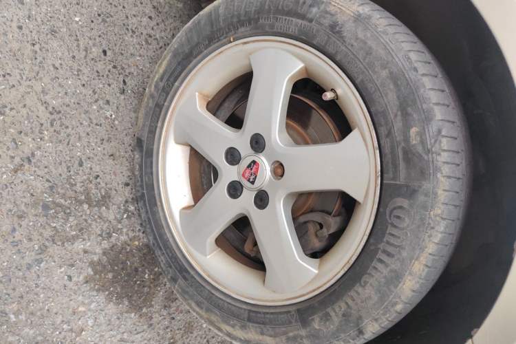 Used Roewe 350 2013 350S 1.5L Manual Xunchi Edition Right Front Wheel Hub