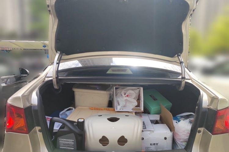 Used Roewe 350 2013 350S 1.5L Manual Xunchi Edition Trunk