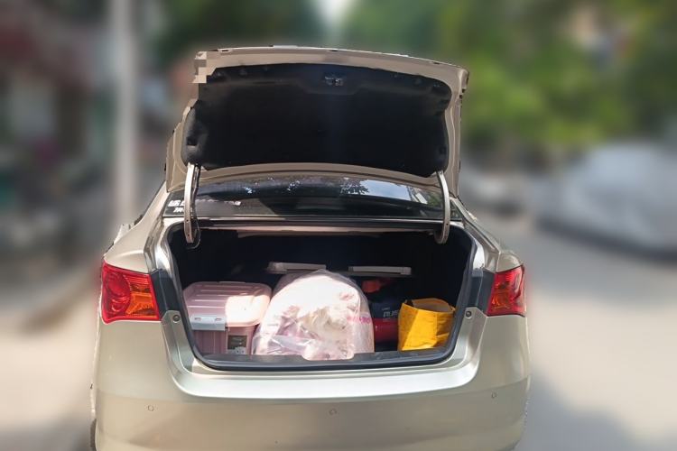 Used Roewe 350 2013 350C 1.5L Automatic Xunyue Edition Trunk