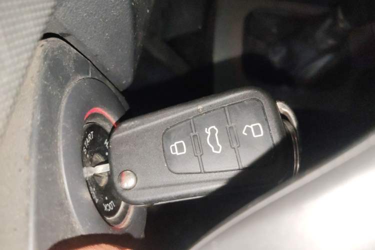Used Roewe 350 2013 350C 1.5L Manual Swift Edition Vehicle Key