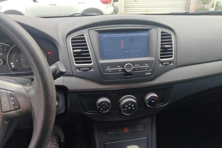 Used Roewe 350 2013 350C 1.5L Automatic Xunyue Edition Audio And AC Panel