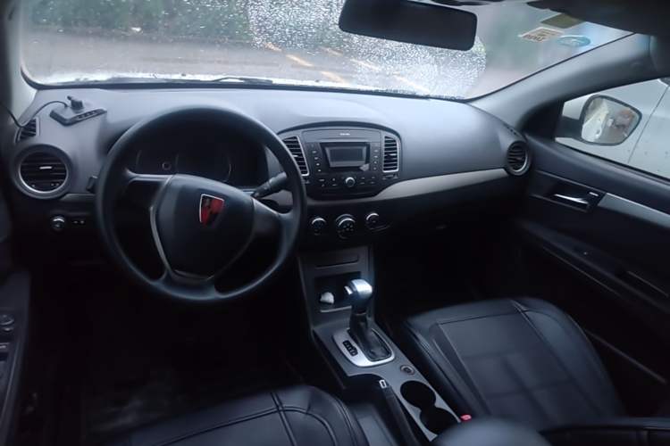 Used Roewe 350 2013 350S 1.5L Automatic Xunda Edition Center Console