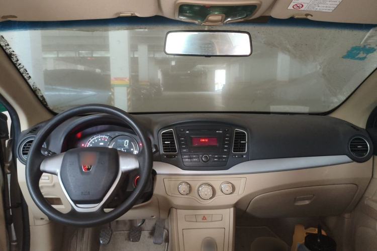 Used Roewe 350 2013 350S 1.5L Manual Xunchi Edition Center Console