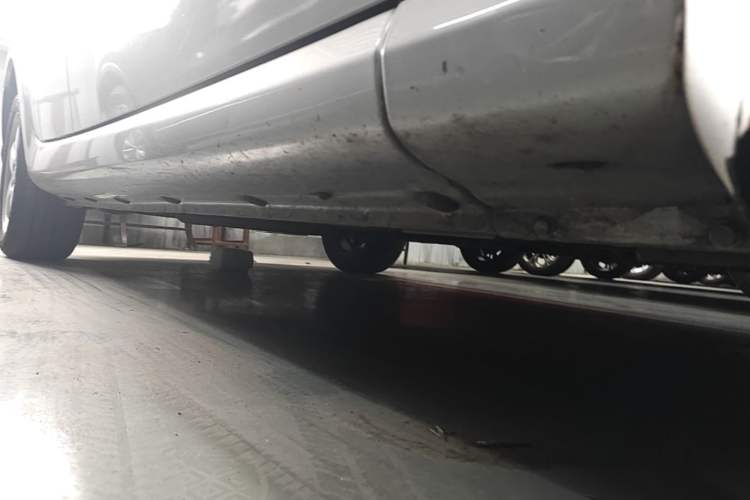 Used Roewe 350 2013 350C 1.5L Automatic Xunyue Edition Chassis Front Right