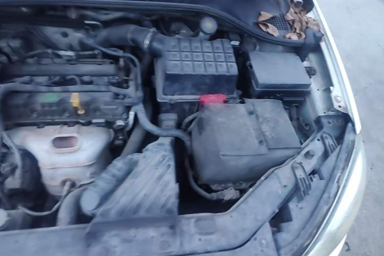 Used Roewe 350 2013 350S 1.5L Automatic Xunda Edition Engine Bay Left