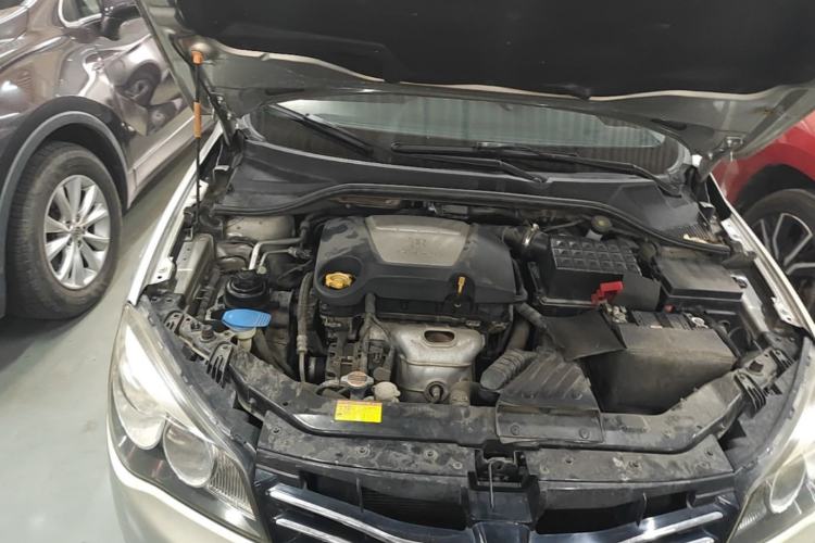 Used Roewe 350 2013 350C 1.5L Automatic Xunyue Edition Engine Bay Right