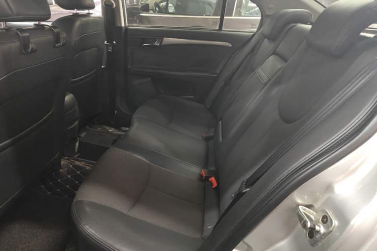 Used Roewe 350 2013 350C 1.5L Automatic Xunyue Edition Left Rear Seat
