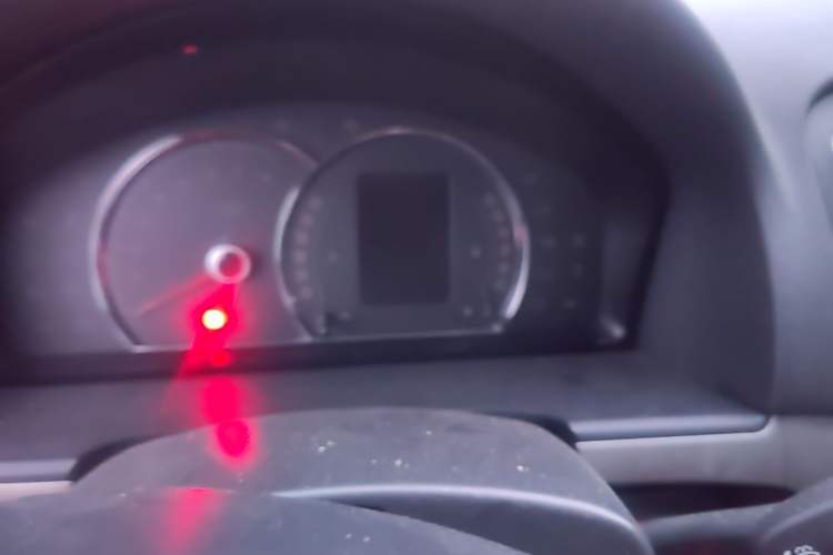 Used Roewe 350 2013 350S 1.5L Automatic Xunda Edition Odometer Close Up