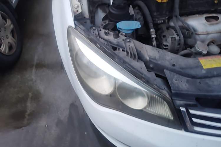 Used Roewe 350 2013 350S 1.5L Automatic Xunda Edition Right Front Headlight