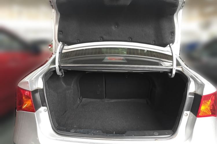 Used Roewe 350 2013 350C 1.5L Automatic Xunyue Edition Trunk