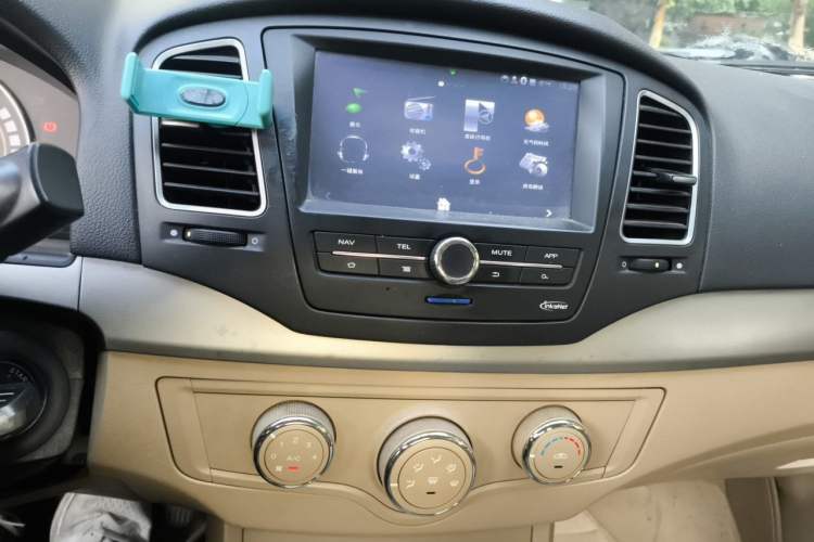 Used Roewe 350 2013 350S 1.5L Manual Xunchi Edition Audio And AC Panel