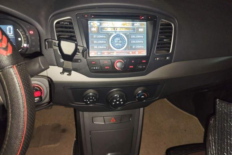 Used Roewe 350 2013 350S 1.5L Manual Xunchi Edition Audio And AC Panel