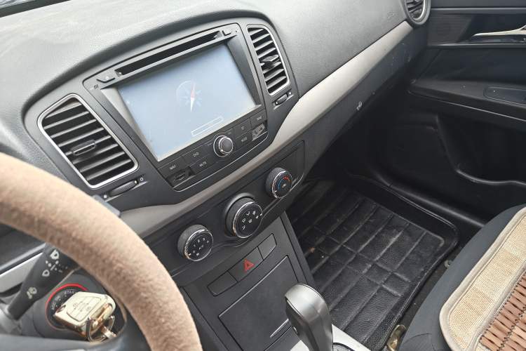 Used Roewe 350 2013 350S 1.5L Automatic Xunda Edition Audio And AC Panel