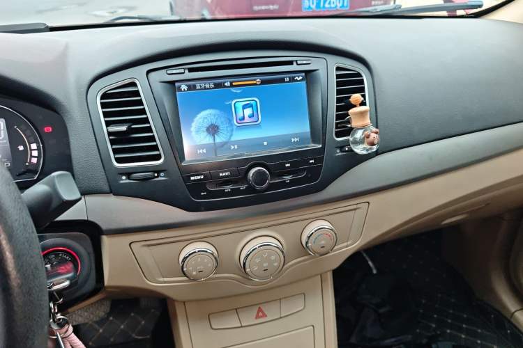 Used Roewe 350 2013 350S 1.5L Automatic Xunda Edition Audio And AC Panel
