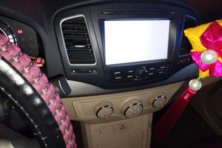 Used Roewe 350 2013 350S 1.5L Automatic Xunda Edition Audio And AC Panel