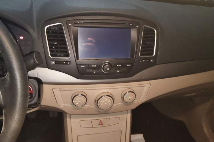 Used Roewe 350 2013 350S 1.5L Manual Xunchi Edition Audio And AC Panel