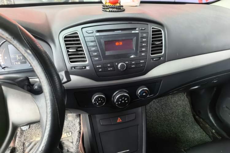 Used Roewe 350 2013 350S 1.5L Manual Xunchi Edition Audio And AC Panel