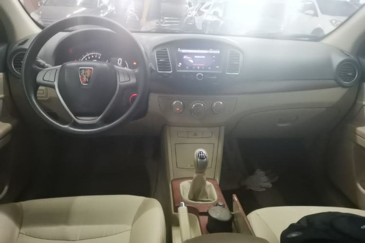 Used Roewe 350 2013 350S 1.5L Manual Xunchi Edition Center Console