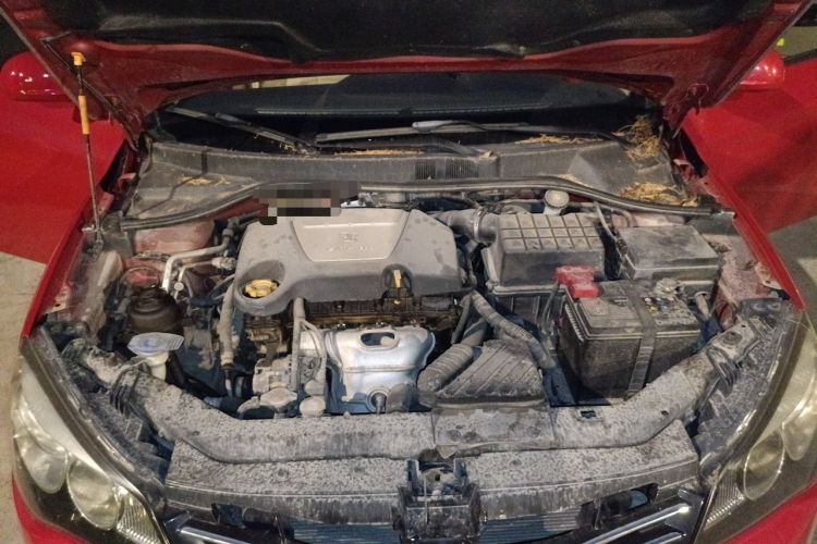 Used Roewe 350 2013 350C 1.5L Automatic Xunyue Edition Engine Bay
