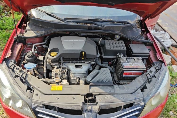 Used Roewe 350 2013 350S 1.5L Manual Xunchi Edition Engine Bay