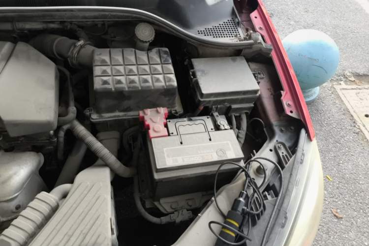 Used Roewe 350 2013 350S 1.5L Manual Xunchi Edition Engine Bay Left