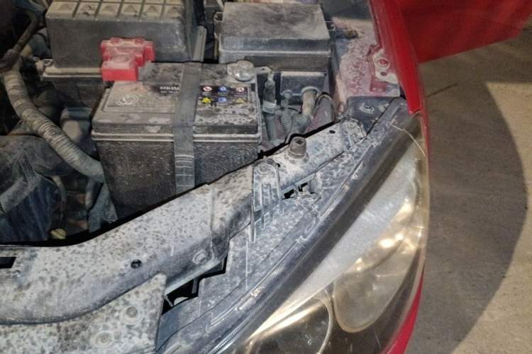 Used Roewe 350 2013 350C 1.5L Automatic Xunyue Edition Engine Bay Left