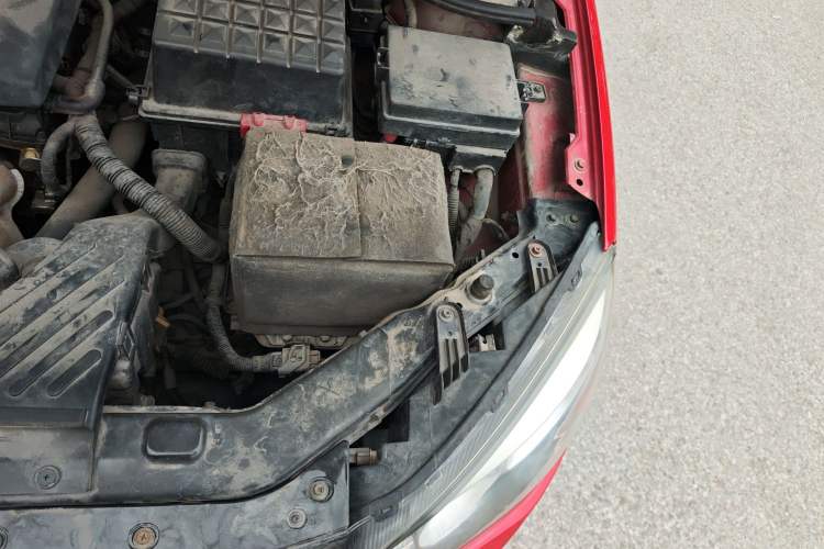 Used Roewe 350 2013 350S 1.5L Automatic Xunda Edition Engine Bay Left