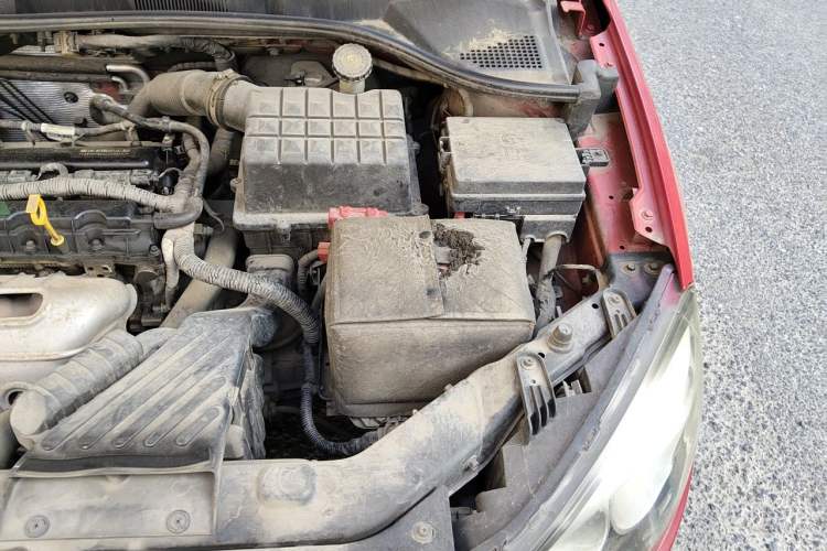 Used Roewe 350 2013 350S 1.5L Manual Xunchi Edition Engine Bay Left