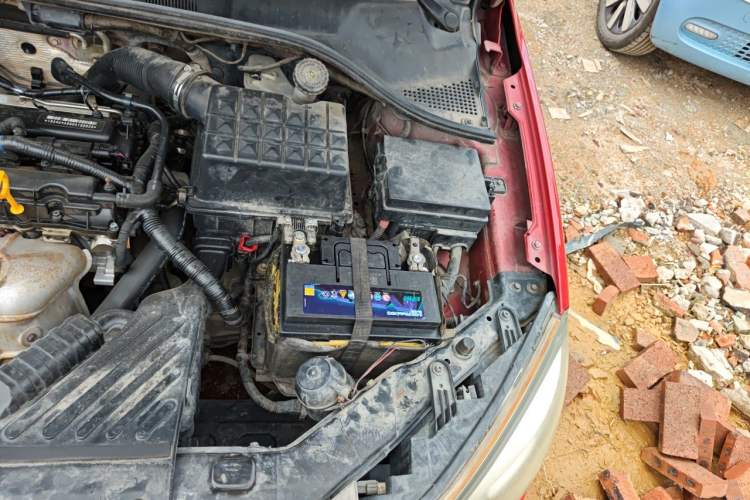 Used Roewe 350 2013 350S 1.5L Manual Xunchi Edition Engine Bay Left