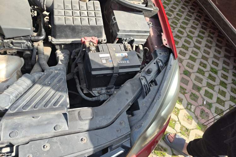 Used Roewe 350 2013 350C 1.5L Manual Swift Edition Engine Bay Left