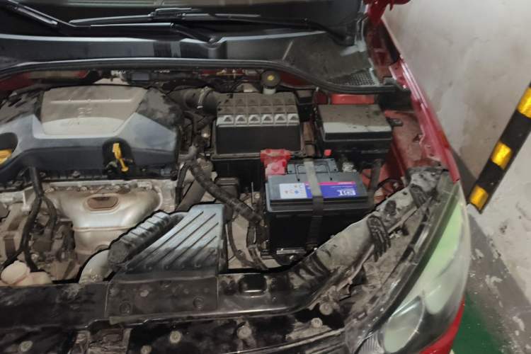 Used Roewe 350 2013 350C 1.5L Automatic Xunyue Edition Engine Bay Left