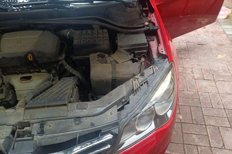 Used Roewe 350 2013 350S 1.5L Automatic Xunda Edition Engine Bay Left