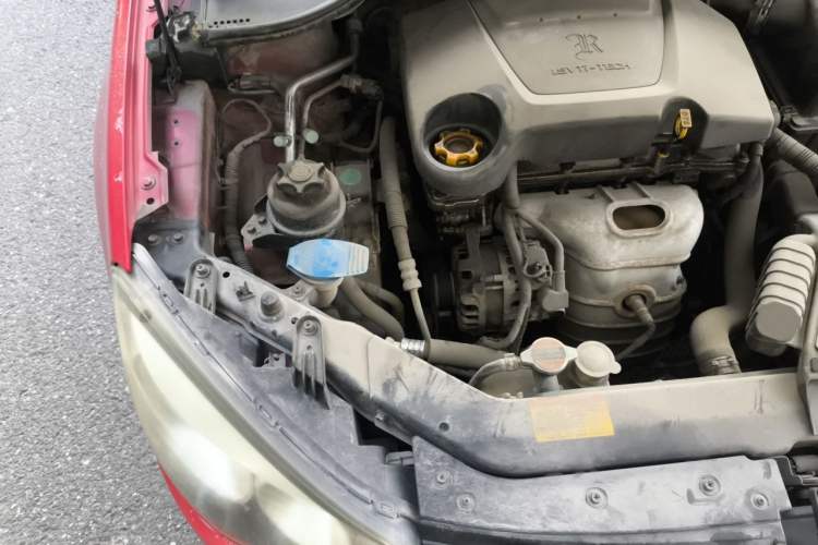 Used Roewe 350 2013 350S 1.5L Manual Xunchi Edition Engine Bay Right