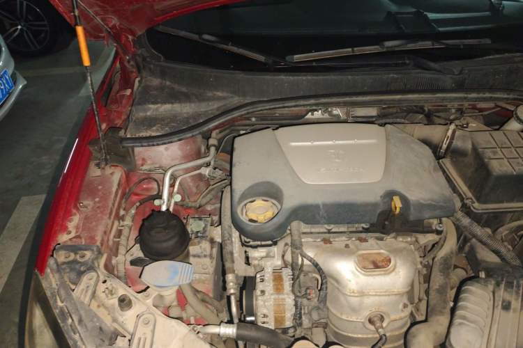 Used Roewe 350 2013 350S 1.5L Manual Xunchi Edition Engine Bay Right