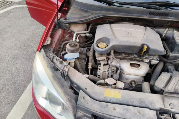 Used Roewe 350 2013 350S 1.5L Manual Xunchi Edition Engine Bay Right