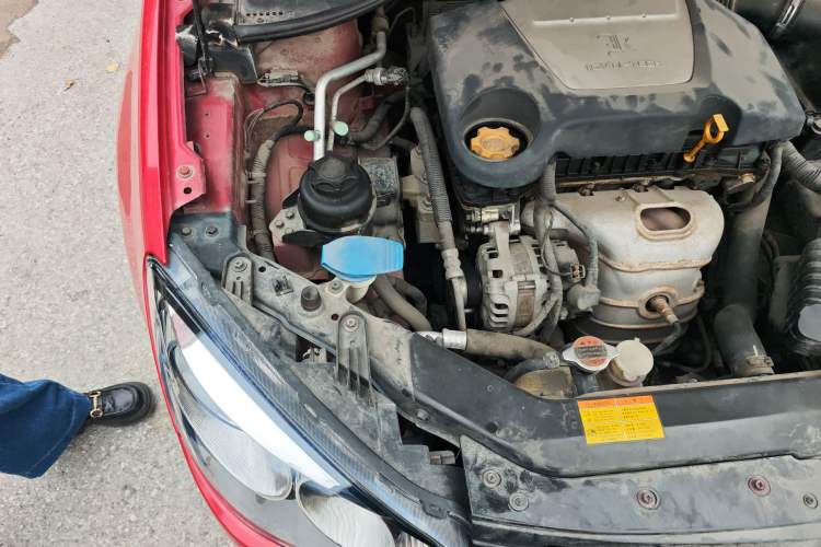 Used Roewe 350 2013 350S 1.5L Automatic Xunda Edition Engine Bay Right