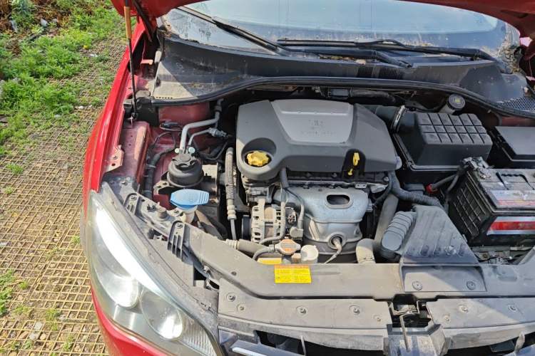 Used Roewe 350 2013 350S 1.5L Manual Xunchi Edition Engine Bay Right