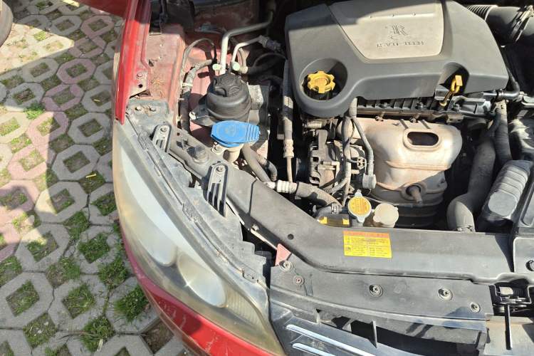 Used Roewe 350 2013 350C 1.5L Manual Swift Edition Engine Bay Right