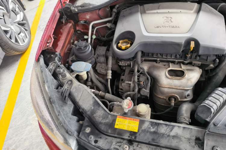 Used Roewe 350 2013 350S 1.5L Manual Xunchi Edition Engine Bay Right